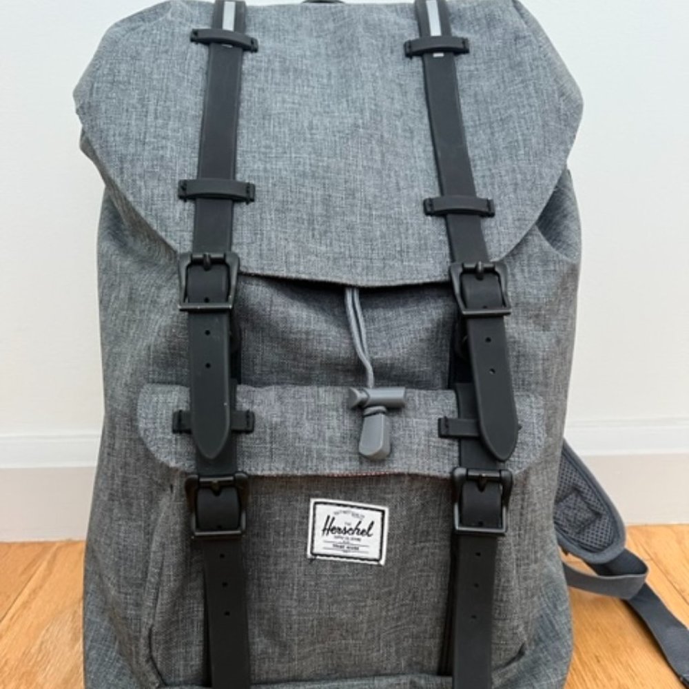 Herschel Supply Co. - Little America Backpack - Raven Crosshatch & Black